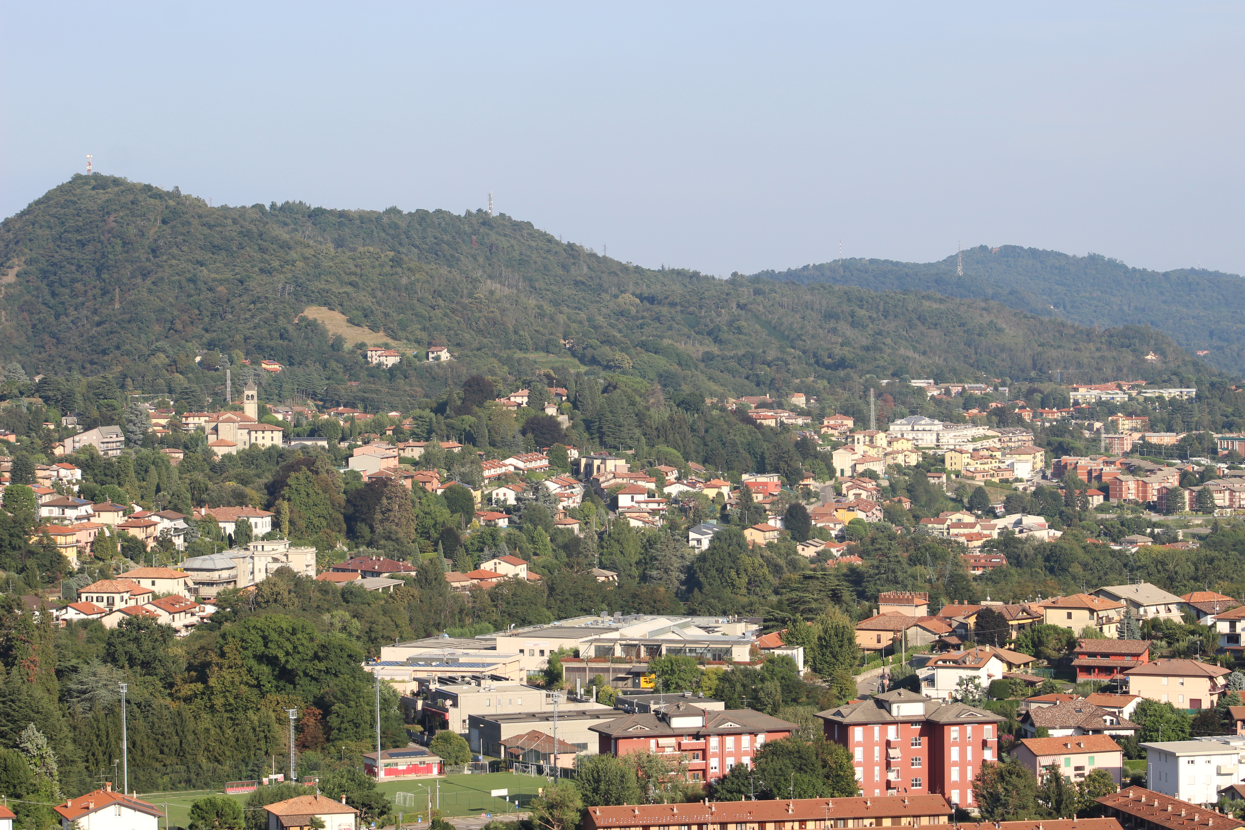 Vista di San Fermo della Battaglia da Cavallasca, provincia di Como